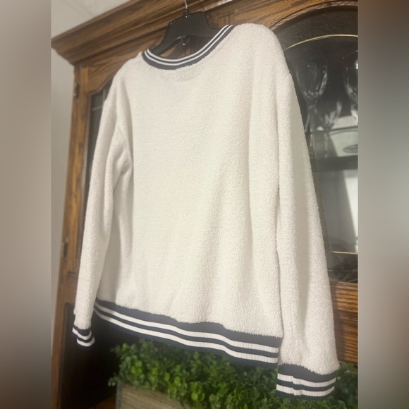 White Cream Sherpa Pullover Sweatshirt Orange Paw Print Varsity Banded Navy Blue - Picture 3 of 6